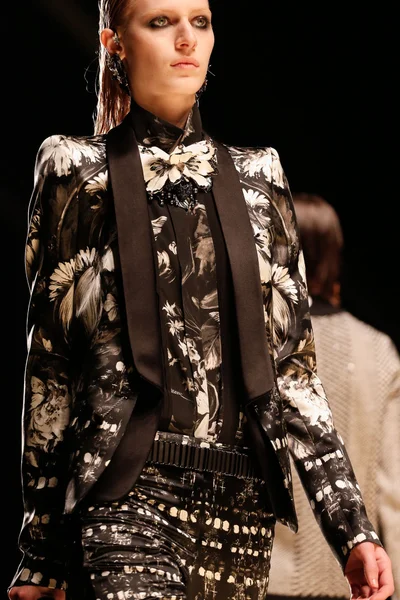 Look 8